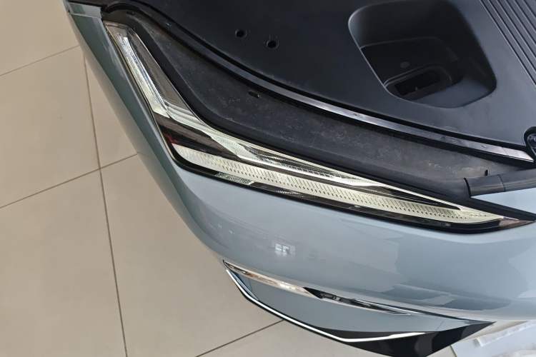 Used Geely Galaxy E8 2025 700 km Long-Range Intelligent Driving Version Exterior 3