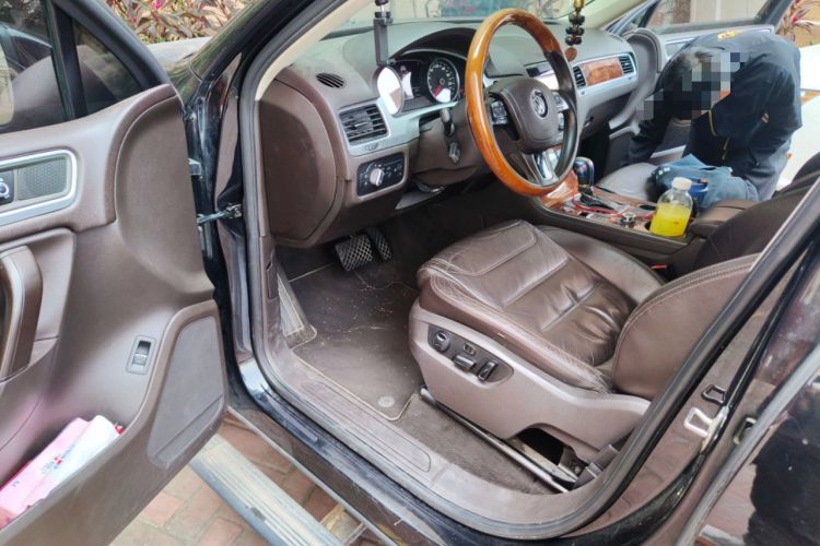 Used Volkswagen Touareg 2011 3.0 TDI Diesel Standard Version Driver Seat