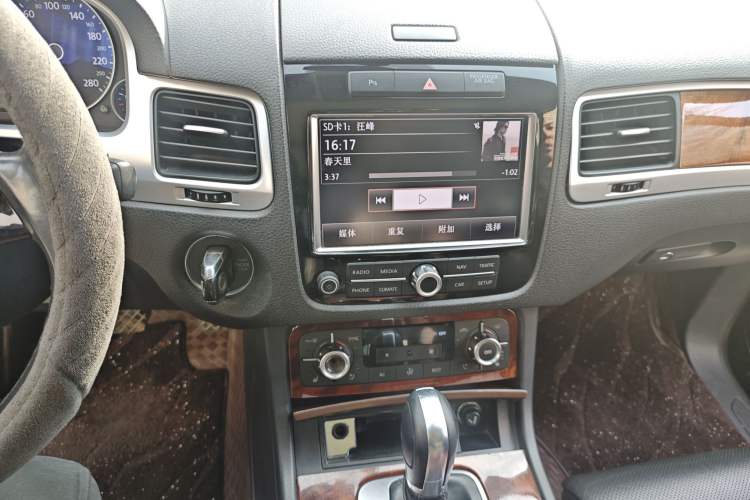 Used Volkswagen Touareg 2011 3.0 TSI Comfort Version
