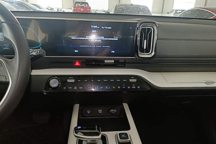 Used Hyundai ix35 2023 Musso 2.0L Deluxe Edition DLX
