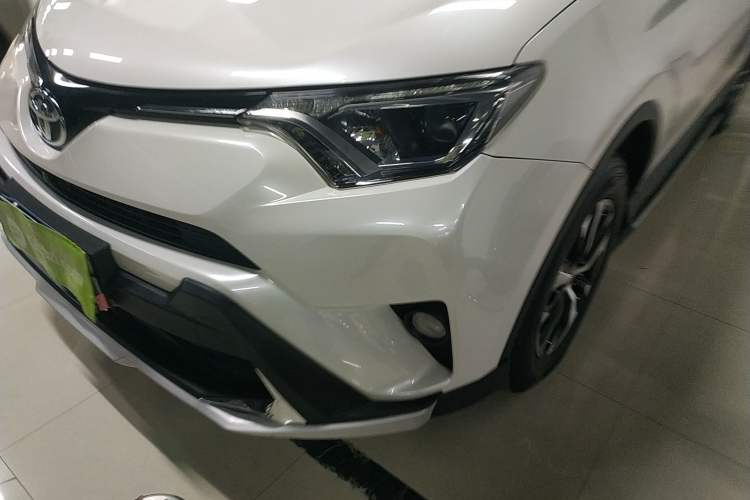 Used Toyota RAV4 2016 2.0L CVT Two-Wheel Drive Comfort Edition China V Standard