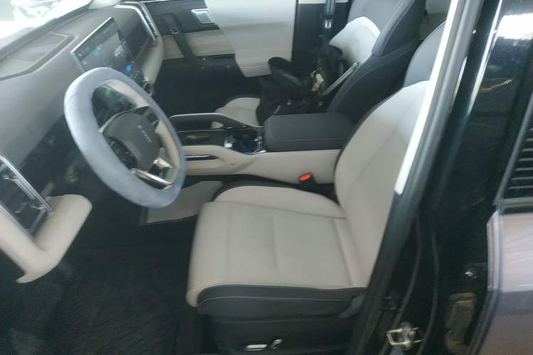 Used iCAR 03 2024 501km Range Two-Wheel Drive Long-Range Smart Trend Edition Left Front Seat