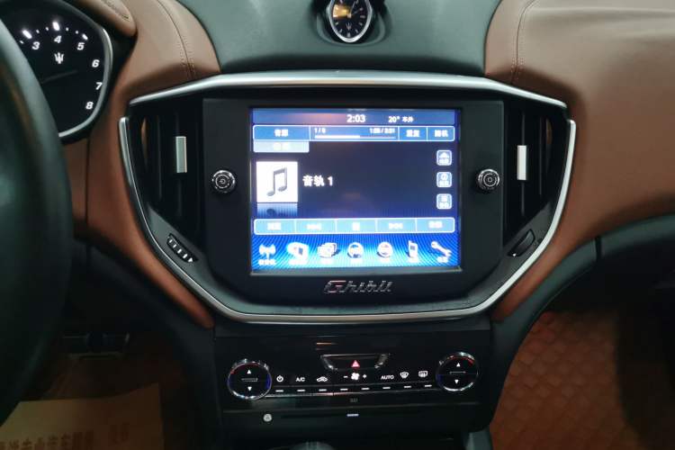 Used Maserati Ghibli 2014 3.0T Standard Edition Audio And AC Panel