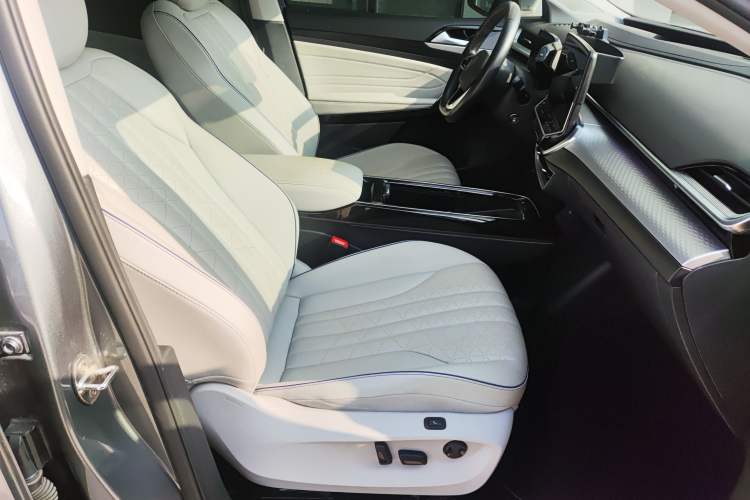 Used Volkswagen ID.6 X 2021 Revised Version Pure+ Long-Range Edition Right Front Seat