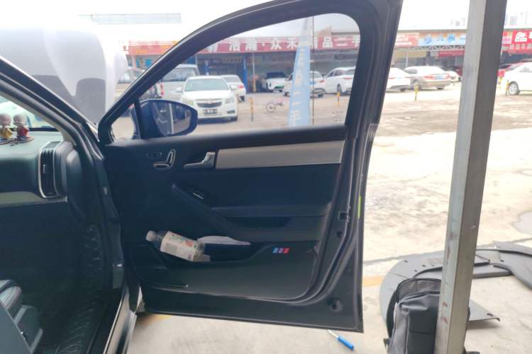 Used BYD Tang New Energy 2018 DM 2.0T All-Wheel Drive Smart Connect Elite 7-Seater China V Emission Standard