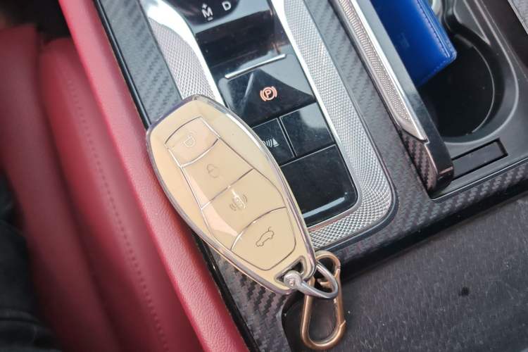 Used Hongqi H5 2024 1.5T DCT Smart Connect Flagship Edition Vehicle Key