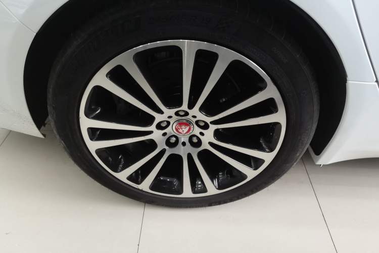 Used Jaguar XFL 2023 XFL 2.0T P250 Two-Wheel-Drive Luxury Deluxe Edition
