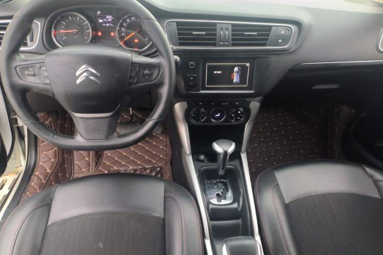 Used Citroen C3-XR 2015 1.6L Automatic Pioneer Model Center Console