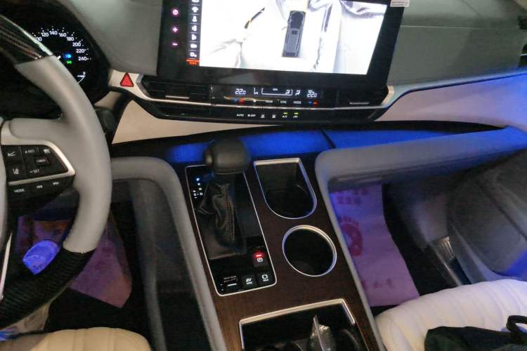 Used Toyota Granvia 2023 2.5L Hybrid Comfort Edition