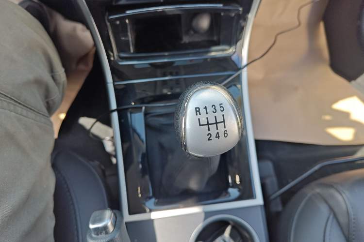 Used Haval H2 2017 Red-Label 1.5T Manual Two-Wheel-Drive Elite Model