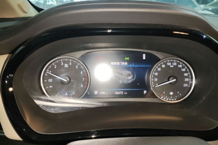 Used Buick GL8 2023 Facelifted Land Cruiser Executive Luxury Version
