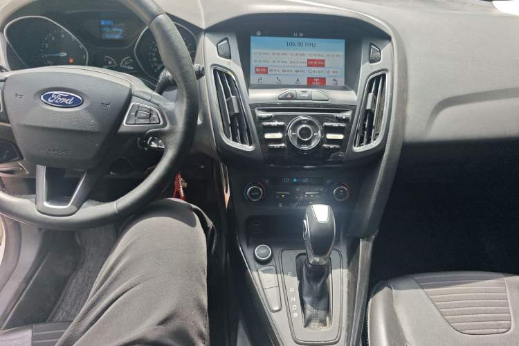 Used Ford Focus 2017 Hatchback EcoBoost 125 Automatic - Ultra-Powerful Style Edition with Smart Drive Features
