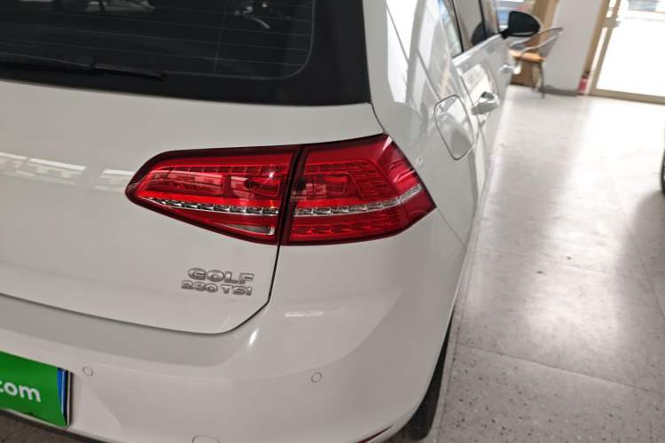 Used Volkswagen Golf 2016 230TSI Automatic Luxury Version
