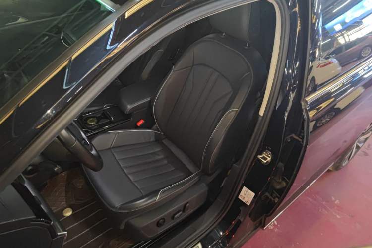 Used Volkswagen Passat 2022 330TSI Elite Edition Custom Version