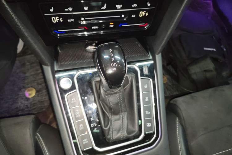 Used Volkswagen Magotan 2020 380TSI DSG Luxury Version Gear Lever