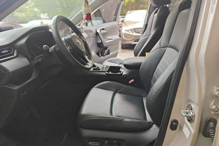 Used Toyota Wildlander 2020 2.0L CVT Two-Wheel Drive Luxury Edition
