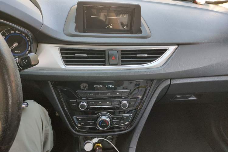 Used CHANGAN Alsvin V7 2016 1.0T Manual - Jingchi New Edition
