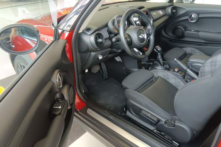Used MINI 2016 1.5T COOPER Driver Seat