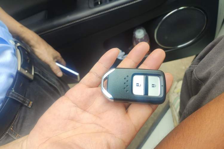 Used Everus VE-1 2022 TA Leading Edition