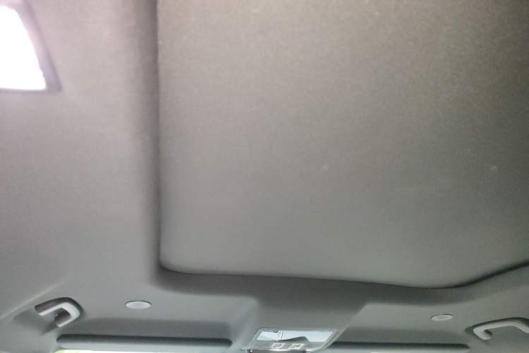 Used Land Rover Defender 2023 Facelift 110 3.0T P400 X-DYNAMIC HSE Headliner