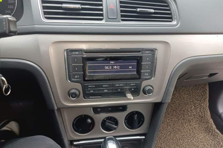 Used Volkswagen Lavida 2013 Restyled Classic 1.6L Automatic Comfort Edition
