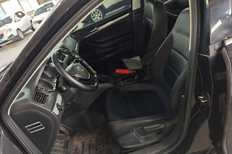 Used Volkswagen Sagitar 2015 1.6L Automatic Comfort Model