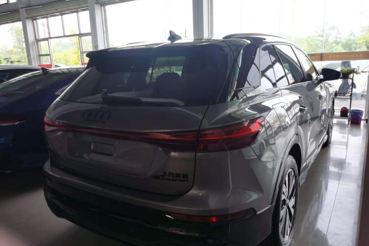 Used Audi Q5 e-tron 2023 40 e-tron Shining Edition Brocade Suit Rear Right 45 Deg