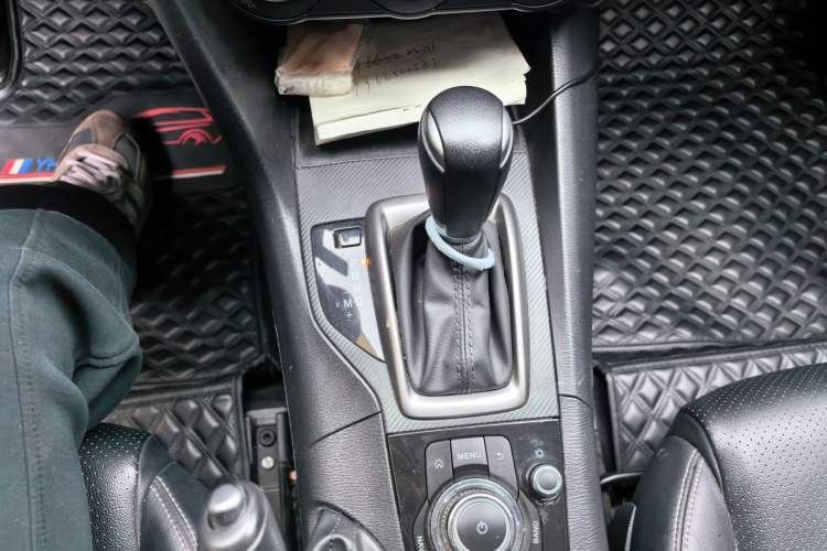 Used Mazda 3 Axela 2017 Sedan 1.5L Automatic Comfort Model Emission Standard China V