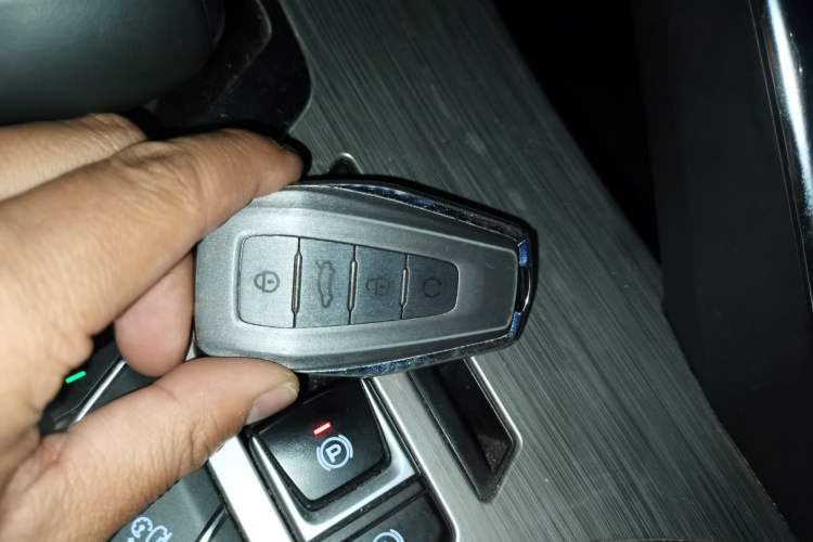 Used Geely Auto Coolray 2019 Sport Model 260T DCT Battle China V Standard Vehicle Key