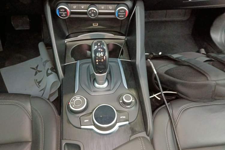 Used Alfa Romeo Giulia 2017 2.0T 200HP Luxury Edition