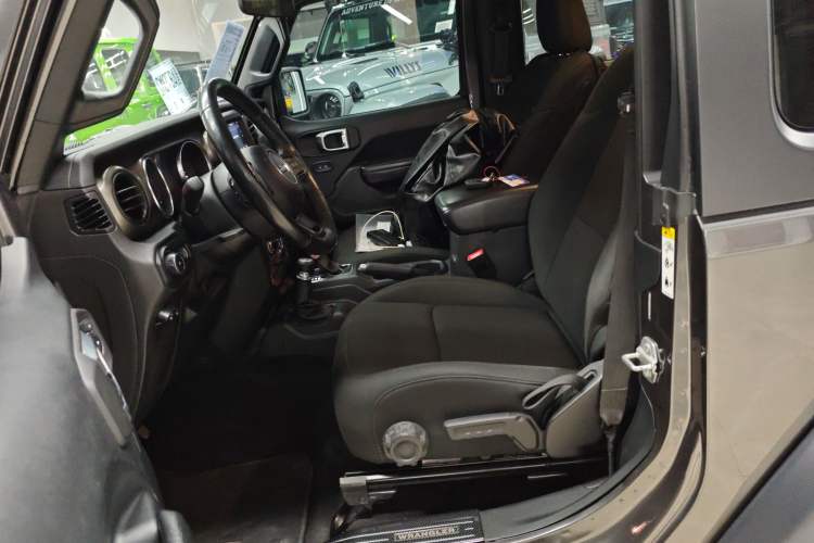 Used Jeep Wrangler 2018 2.0T Sahara Two-Door Edition