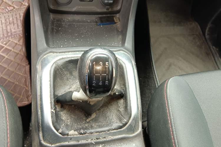 Used CHANGAN OSHAN X70A 2018 1.5L Manual Standard Edition
