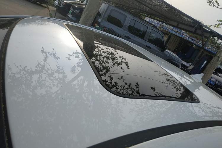 Used CHANGAN Eado 2016 1.6L Manual Fashion Edition Roof