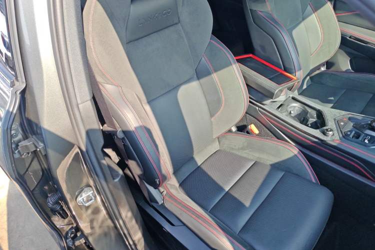 Used Lynk & Co 05 2022 2.0TD Four-Wheel Drive Dynamic Halo
