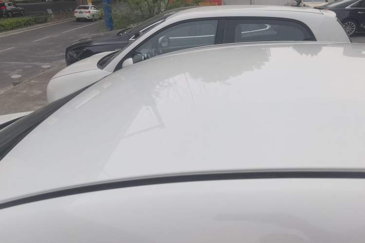 Used Mazda 3 Axela 2016 Sedan 1.5L Automatic Comfort Model Roof