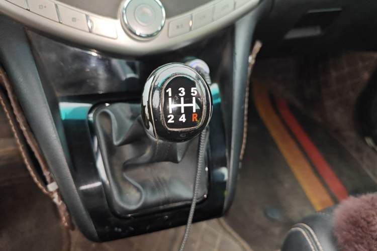 Used BYD S6 2014 2.0L Manual Luxury 5-Seater
