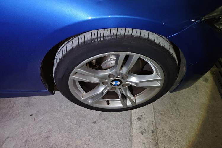 Used BMW 3 Series 2018 320Li Leading Model M Sport Package Right Front Wheel Hub