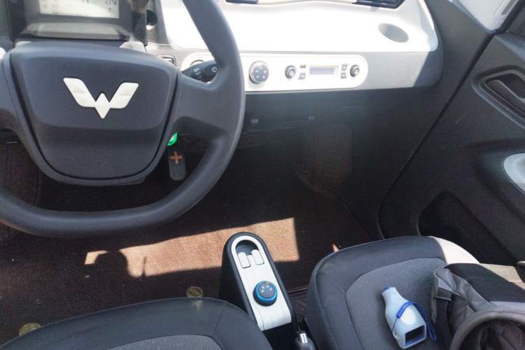 Used Wuling Hongguang MINIEV 2022 Macaron Fashion Edition Lithium-Nickel-Cobalt-Alpha-oxide Audio And AC Panel