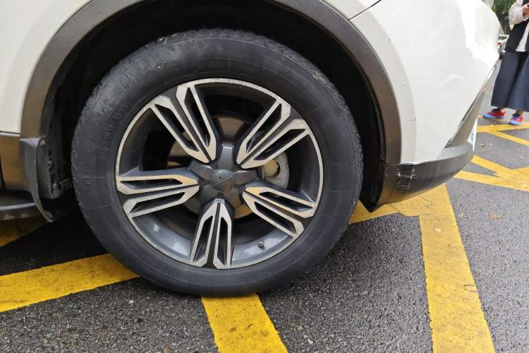 Used Leopaard CS10 2015 2.0T Manual Supreme Edition Right Front Wheel Hub