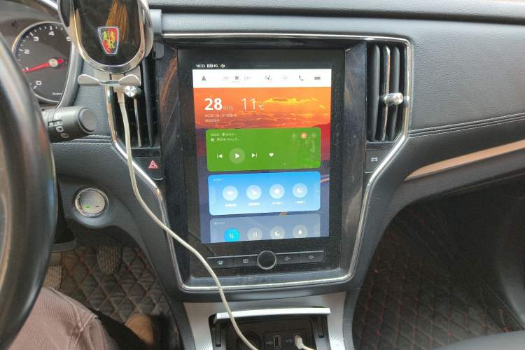 Used Roewe RX5 2018 20T Two-Wheel Drive Manual Internet Smart Edition