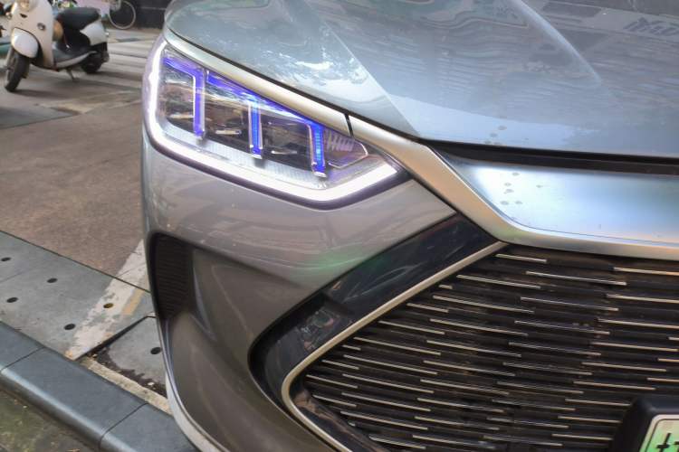 Used BYD Song PLUS New Energy 2021 DM-i 110KM Flagship PLUS Right Front Headlight