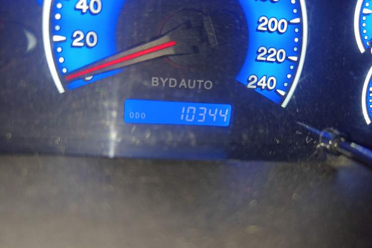 Used BYD F3 2012 Energy-Saving Model 1.5L Manual Comfort Version Odometer Close Up