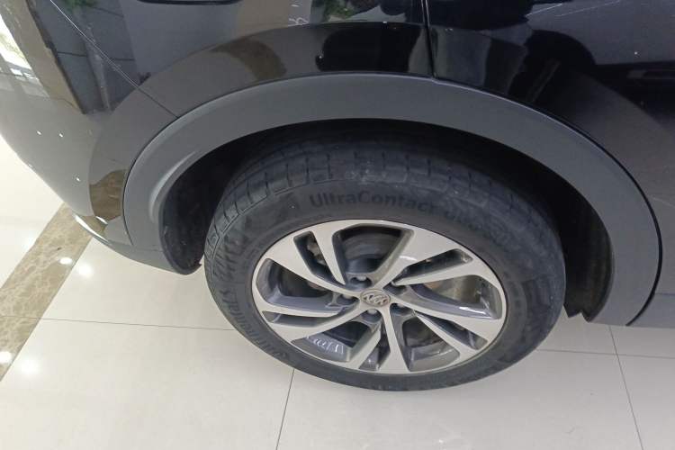 Used Buick Envision 2022 Encore S 552T Two-Wheel-Drive Luxury Model