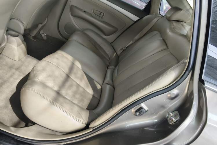 Used Nissan Sylphy 2012 Classic 1.6XL Manual Luxury Edition Left Rear Seat