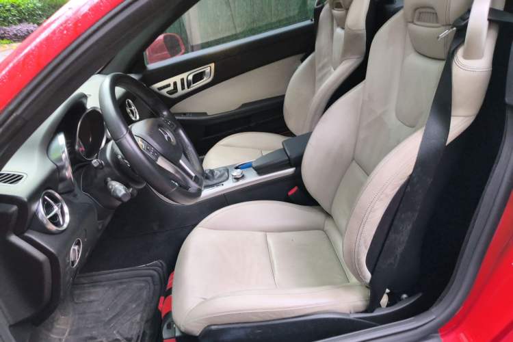 Used Mercedes-Benz SLK-Class 2011 SLK 200 Fashion Model