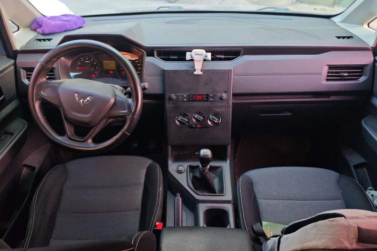 Used Wuling Hongguang PLUS 2020 1.5L Manual Standard Edition 5 Seats
