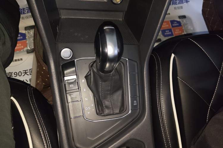 Used Volkswagen Tiguan L 2022 330TSI Automatic Two-Wheel Drive Comfort Edition Gear Lever