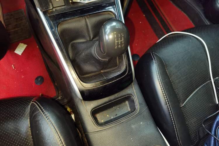 Used Nissan Sylphy 2016 1.6 XL Manual Luxury Edition Gear Lever