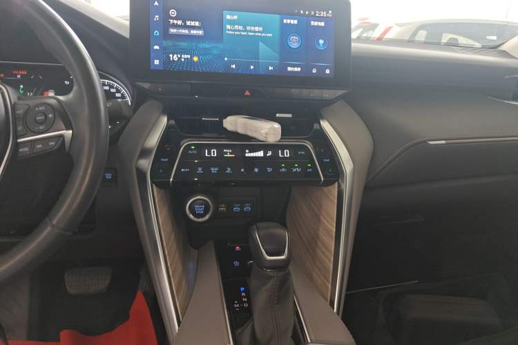 Used Toyota Harrier 2022 2.0L CVT Two-Wheel Drive Deluxe Edition
