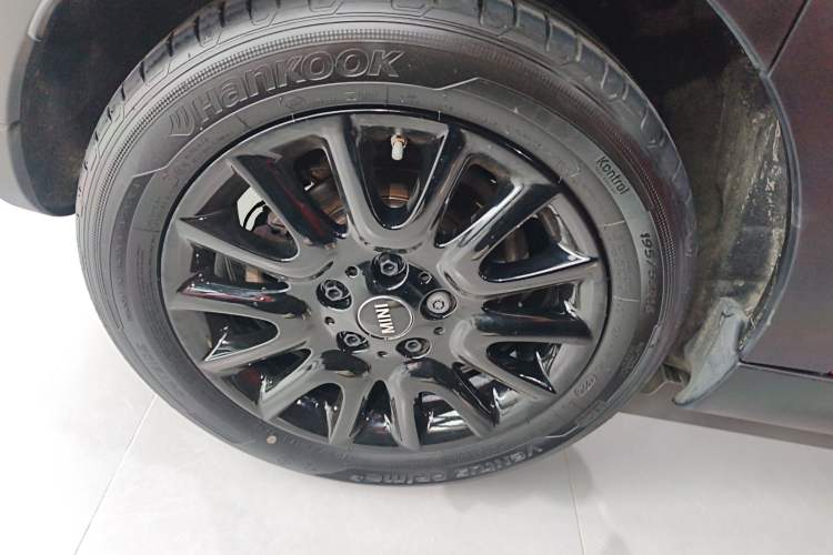 Used MINI 2021 1.5T COOPER Classic Edition Five-Door Version Right Rear Wheel Hub